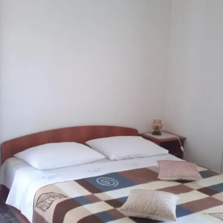Apartment Ana *