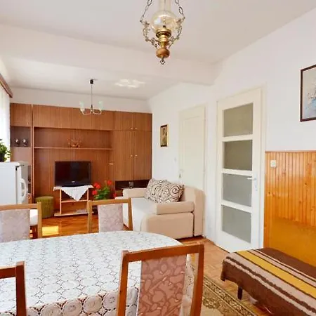 Ana Apartment *