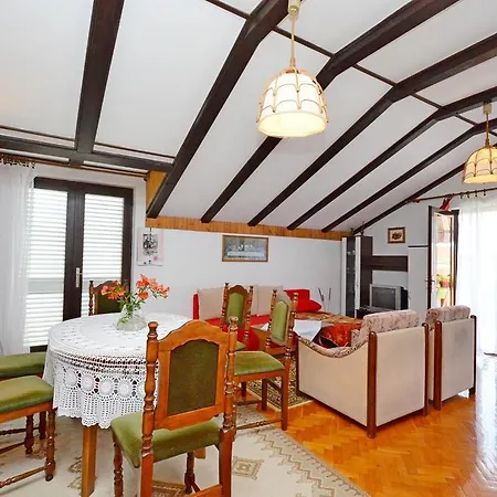 아파트먼트 아나 아파트 비오그라드나모루