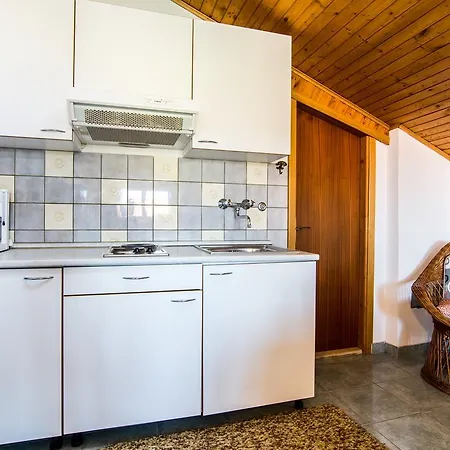 아파트먼트 아나 *