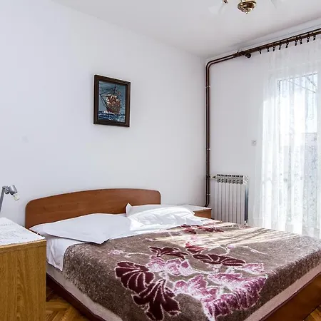 Apartment Ana *